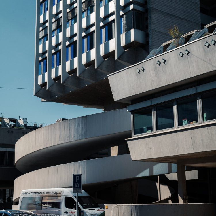 pexels-minsu-b-11932111